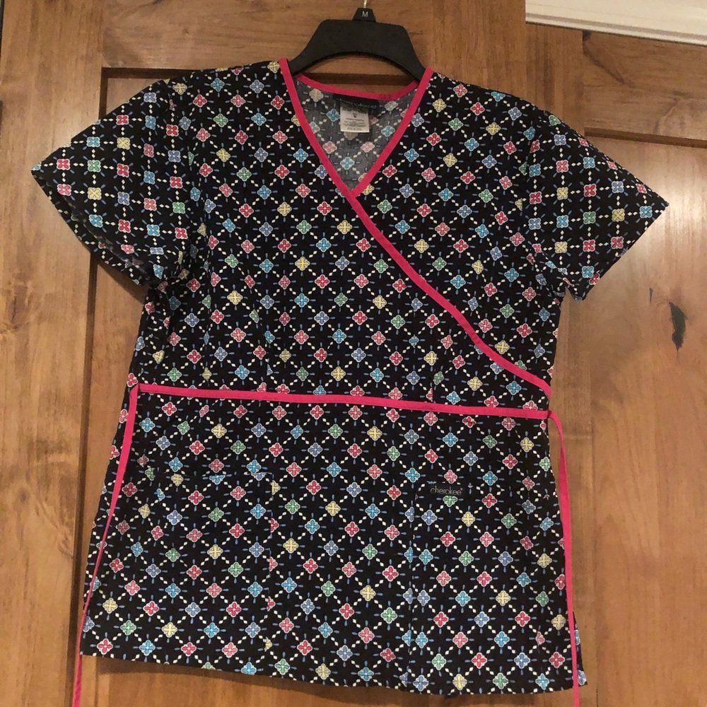 Cherokee brand floral scrub top size small.
